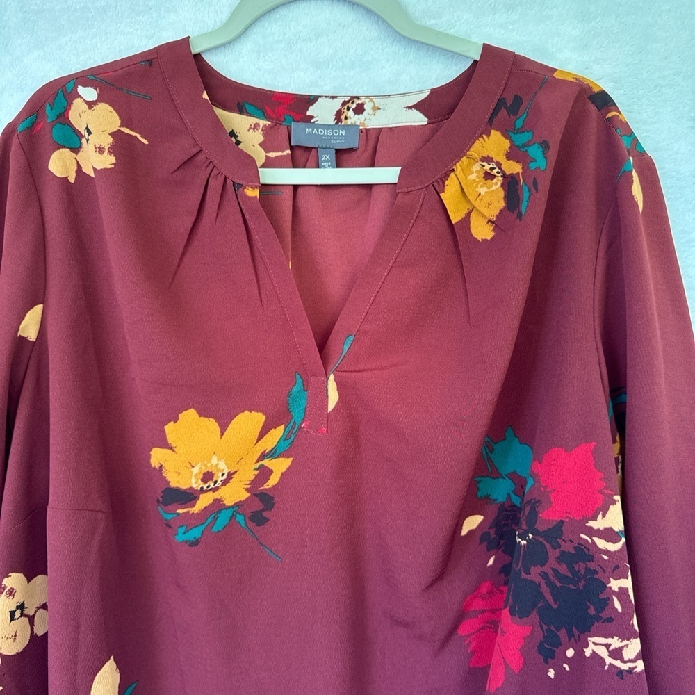 Plus size Madison Maroon Floral V-Neck Blouse CURVI 2X - Picture 7 of 11
